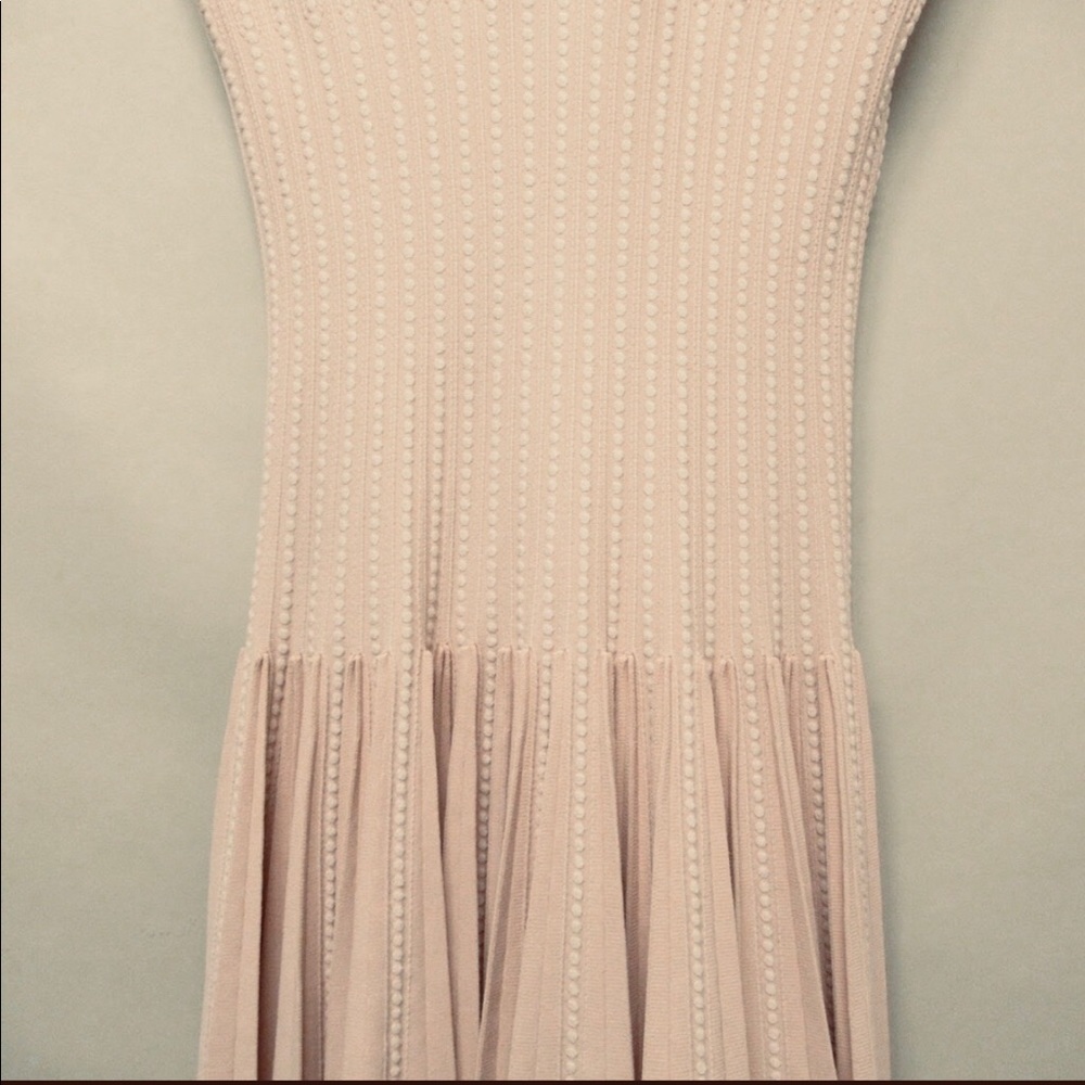ALAI DRESS. MEDIUM WOOL BLEND ZIP FRONT.
